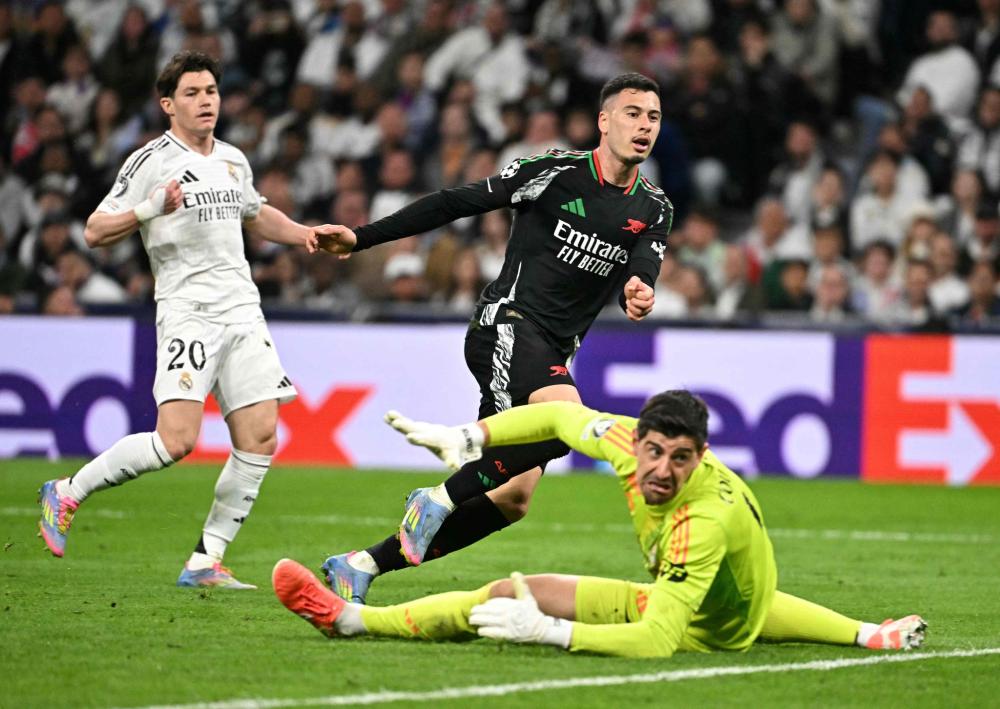 任由他們擺 任由他們擺